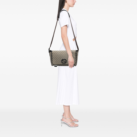 Gucci GG Supreme Canvas Crossbody Bag | Purse Maison Pre-Loved Gucci GG Supreme Interlocking G Crossbody